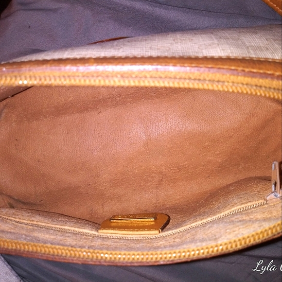 Authentic Gucci crossbody - Picture 7 of 8